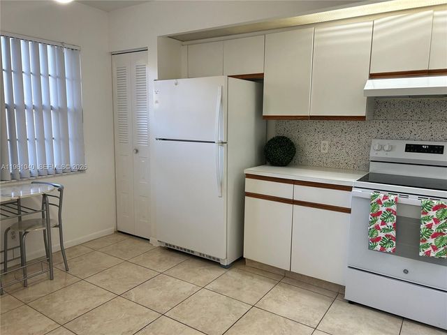 100 SW 130th Ter 109C, Pembroke Pines, FL 33027