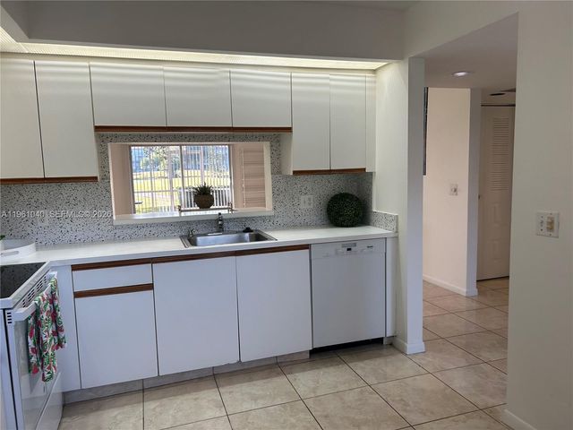 100 SW 130th Ter 109C, Pembroke Pines, FL 33027