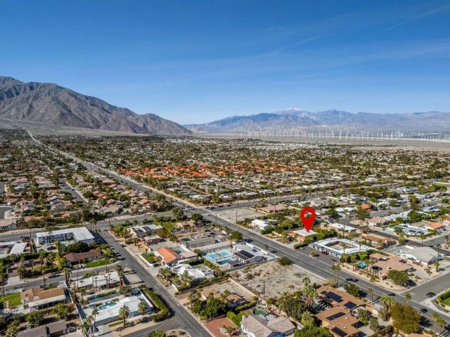 1820 E Racquet Club, Palm Springs, CA 92262