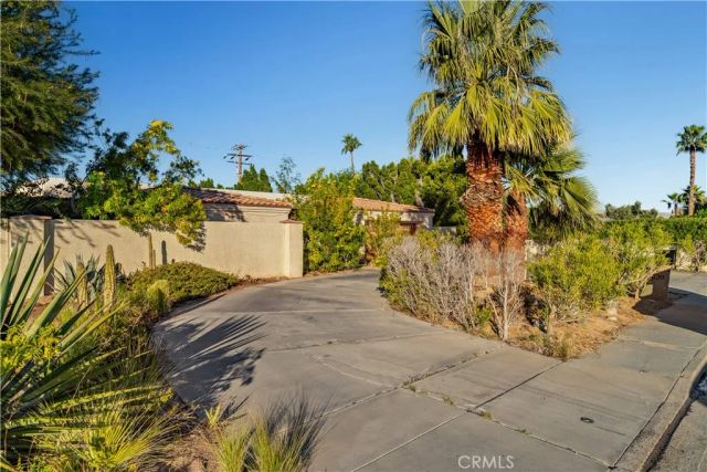 1820 E Racquet Club, Palm Springs, CA 92262