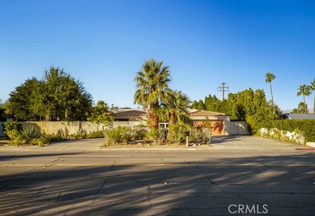 1820 E Racquet Club, Palm Springs, CA 92262
