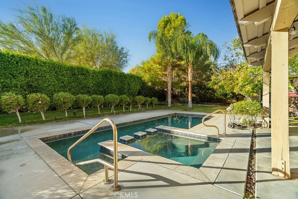 1820 E Racquet Club, Palm Springs, CA 92262
