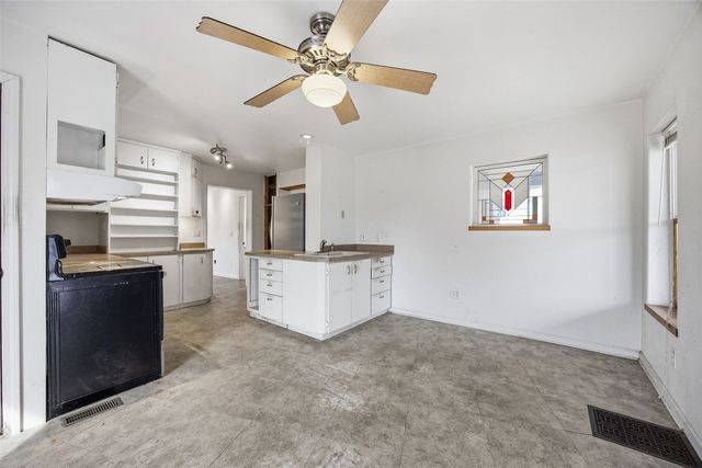 1117 St. Clement Street Street, Iowa City, IA 52245