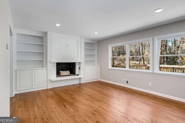 3240 Pinestream Road NW, Atlanta, GA 30327