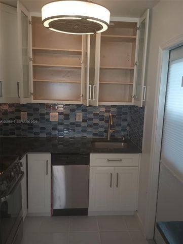 1125 NW 30th Court 10, Wilton Manors, FL 33311