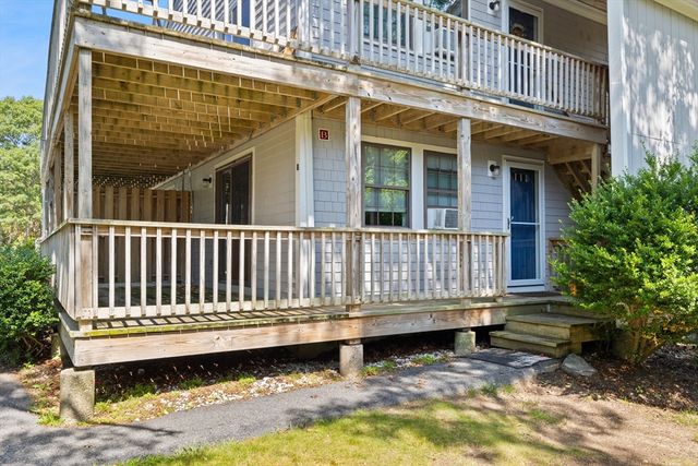 35 Ashumet Rd 10B, Mashpee, MA 02649
