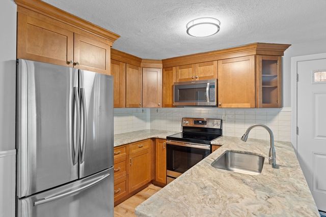 35 Ashumet Rd 10B, Mashpee, MA 02649