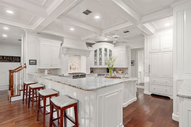 435 Lost Hunters Canyon, China Spring, TX 76633