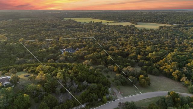 435 Lost Hunters Canyon, China Spring, TX 76633