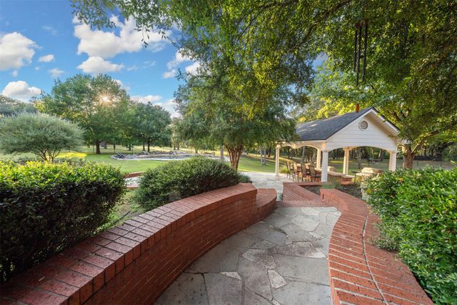 435 Lost Hunters Canyon, China Spring, TX 76633