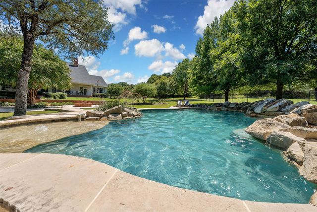 435 Lost Hunters Canyon, China Spring, TX 76633
