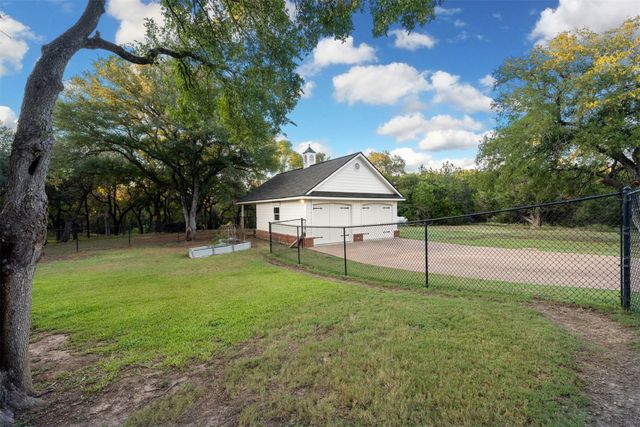 435 Lost Hunters Canyon, China Spring, TX 76633