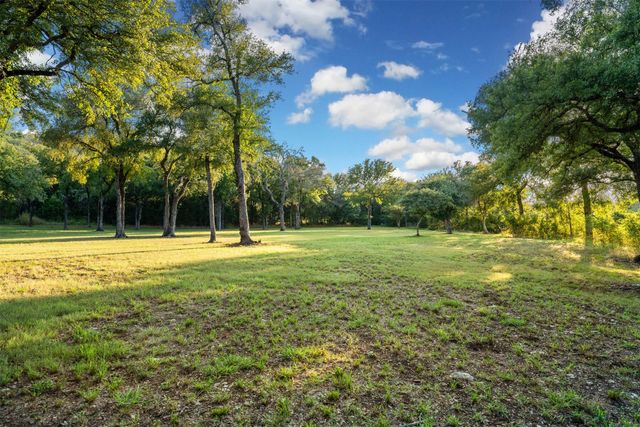 435 Lost Hunters Canyon, China Spring, TX 76633