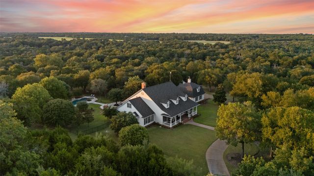 435 Lost Hunters Canyon, China Spring, TX 76633