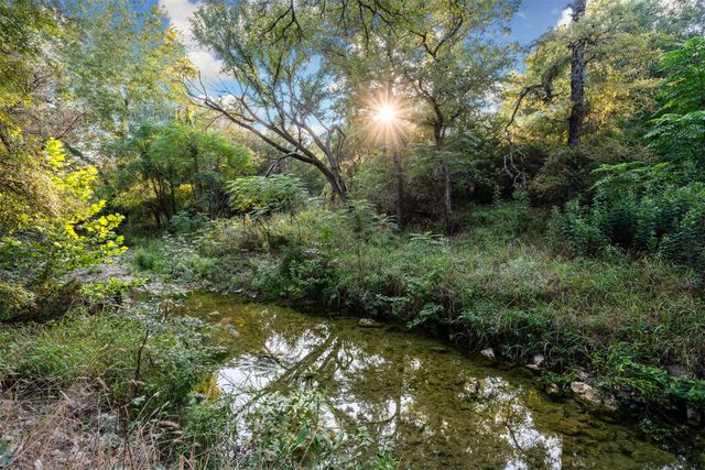 435 Lost Hunters Canyon, China Spring, TX 76633