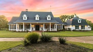 435 Lost Hunters Canyon, China Spring, TX 76633