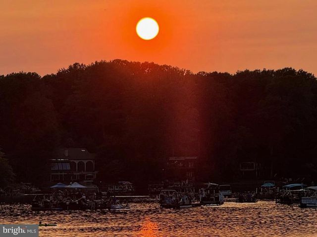 11218 HARBOR CT, Reston, VA 20191