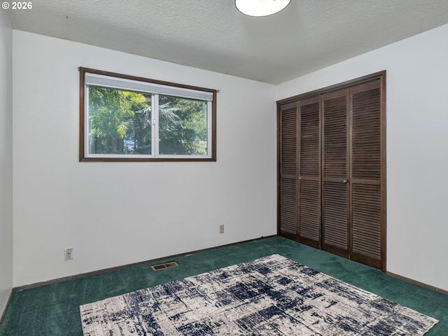 12146 Sw TAYLOR Ct, Portland, OR 97225