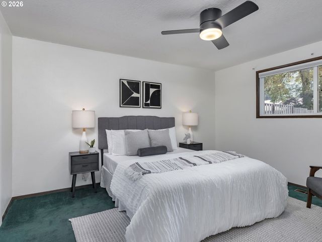12146 Sw TAYLOR Ct, Portland, OR 97225