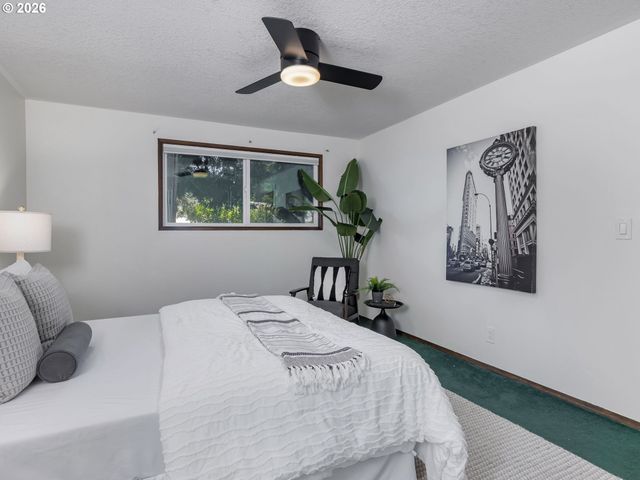 12146 Sw TAYLOR Ct, Portland, OR 97225