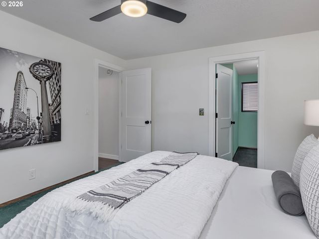 12146 Sw TAYLOR Ct, Portland, OR 97225