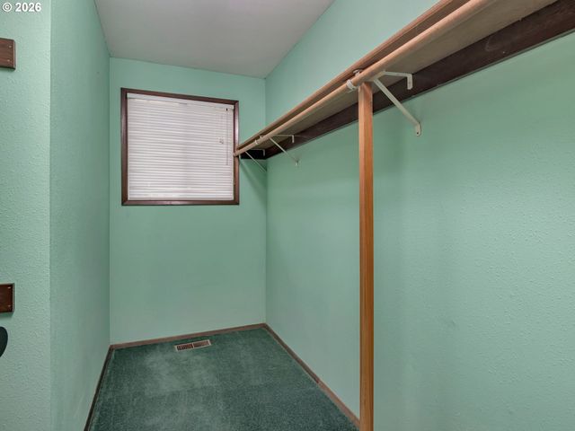 12146 Sw TAYLOR Ct, Portland, OR 97225