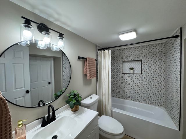 656 N Montgomery Street, Gary, IN 46403