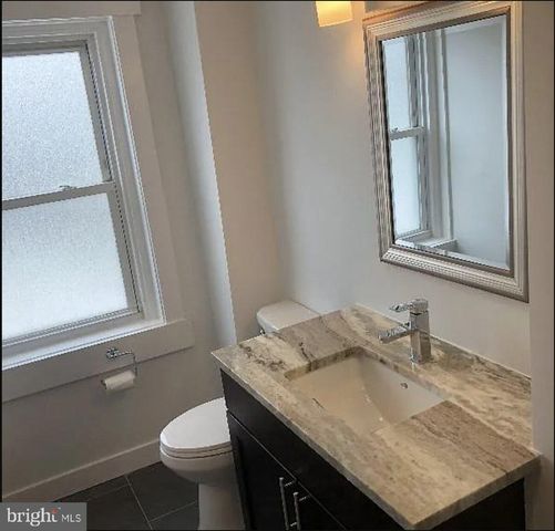5 COATES ST, Bridgeport, PA 19405