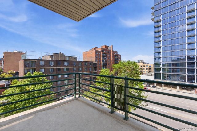 14225 37th Avenue 6B, Flushing, NY 11354