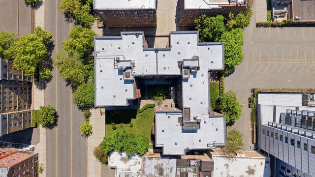 14225 37th Avenue 6B, Flushing, NY 11354