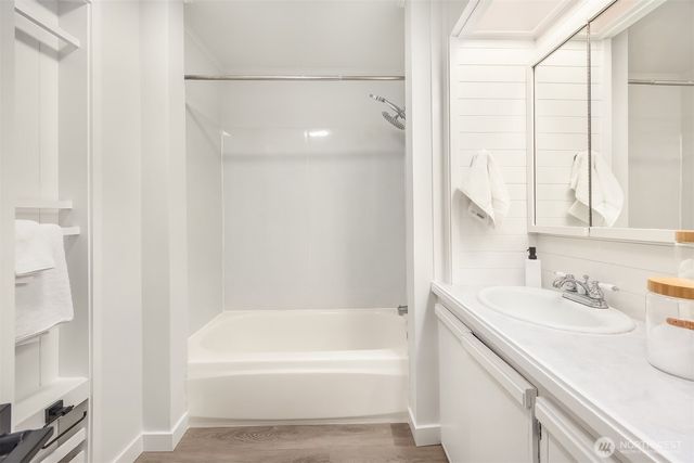 11136 108th Avenue NE, Kirkland, WA 98033