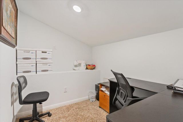 50 Dusty Dam RD, Coupland, TX 78615