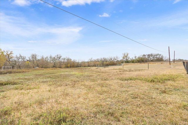 50 Dusty Dam RD, Coupland, TX 78615