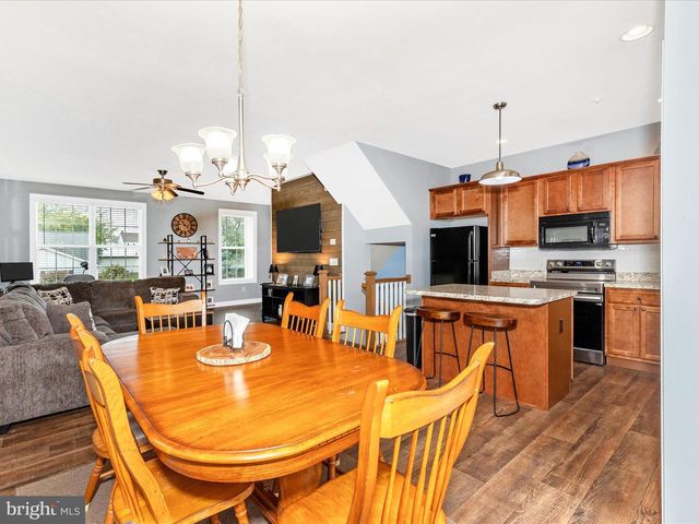 28 BROOKSIDE AVE, Hanover, PA 17331