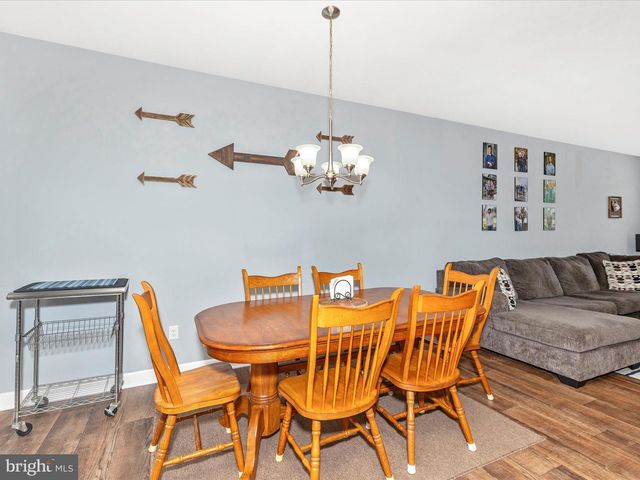 28 BROOKSIDE AVE, Hanover, PA 17331