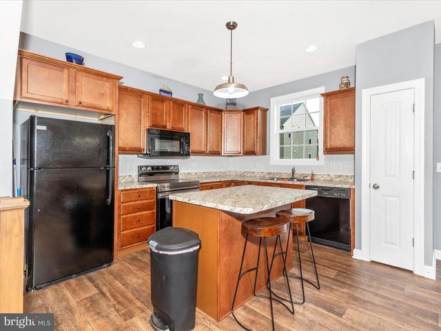 28 BROOKSIDE AVE, Hanover, PA 17331