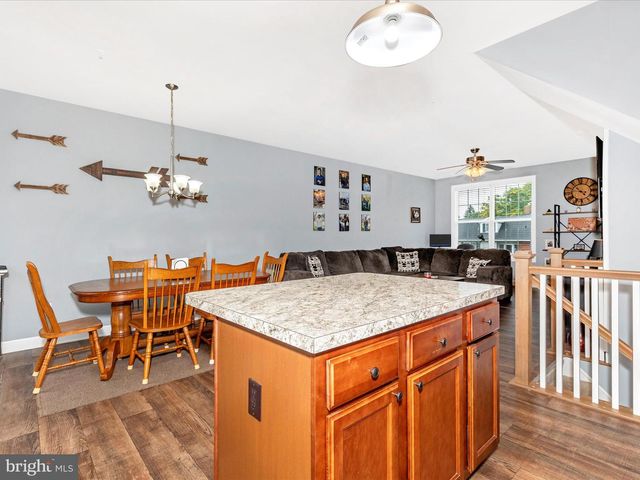 28 BROOKSIDE AVE, Hanover, PA 17331
