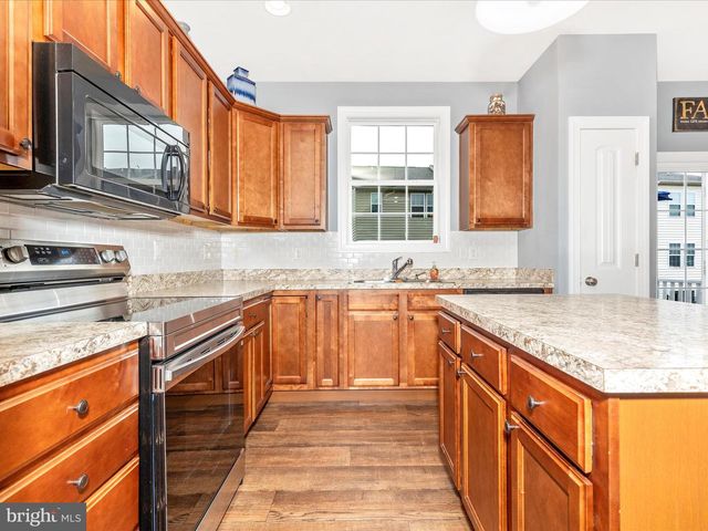 28 BROOKSIDE AVE, Hanover, PA 17331