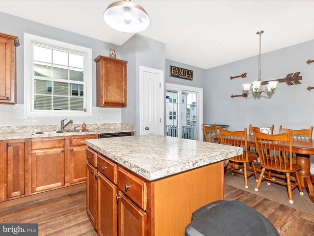 28 BROOKSIDE AVE, Hanover, PA 17331