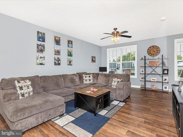 28 BROOKSIDE AVE, Hanover, PA 17331