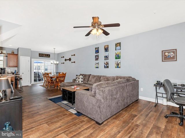 28 BROOKSIDE AVE, Hanover, PA 17331