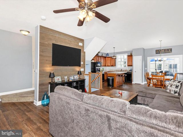 28 BROOKSIDE AVE, Hanover, PA 17331