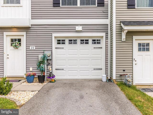28 BROOKSIDE AVE, Hanover, PA 17331