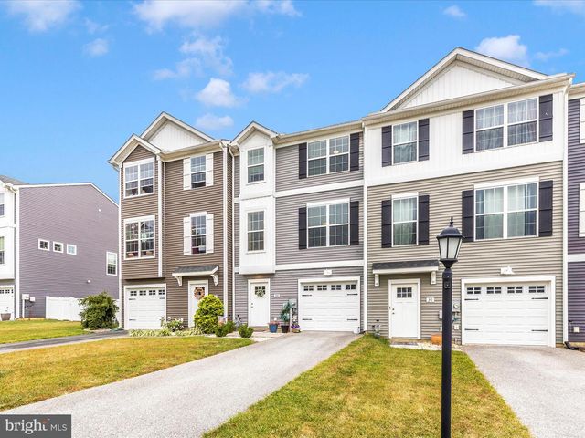 28 BROOKSIDE AVE, Hanover, PA 17331