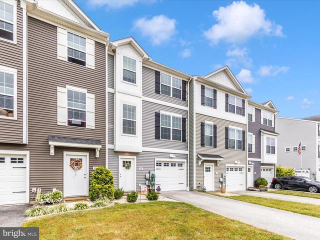 28 BROOKSIDE AVE, Hanover, PA 17331