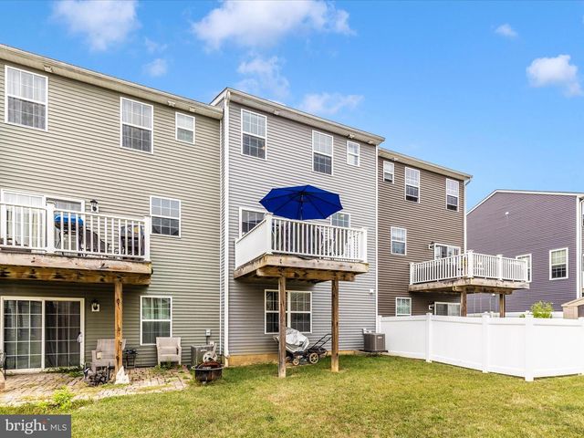 28 BROOKSIDE AVE, Hanover, PA 17331