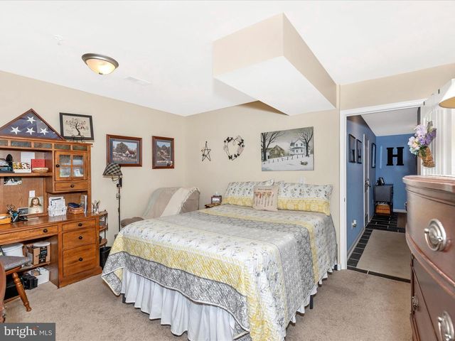 28 BROOKSIDE AVE, Hanover, PA 17331