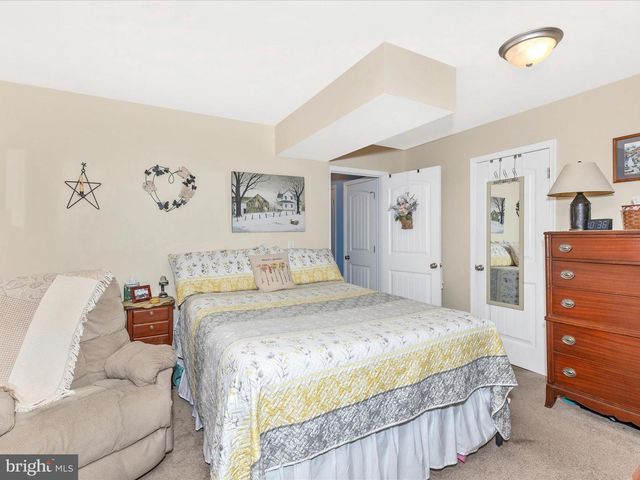 28 BROOKSIDE AVE, Hanover, PA 17331