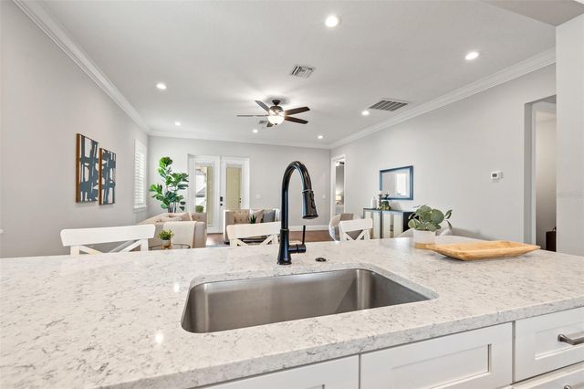 445 29TH AVENUE N, St Petersburg, FL 33704