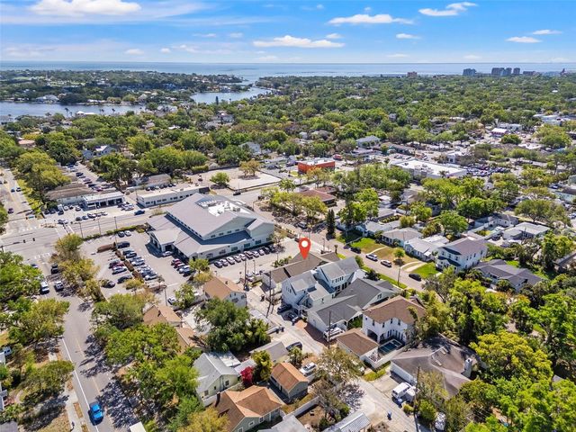 445 29TH AVENUE N, St Petersburg, FL 33704